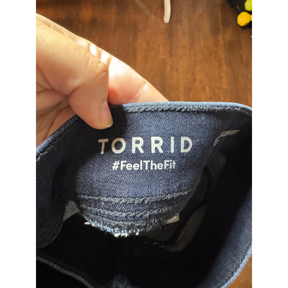 Torrid Lean Jean Slim Boot 2S Dark Wash Excellent Super Soft Pull On Denim Pants - Picture 6 of 7